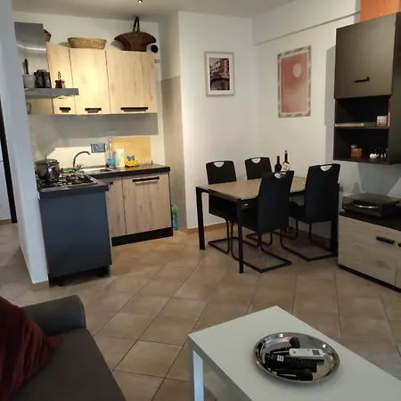 La Casa Vicino A Tutto Apartamento *
